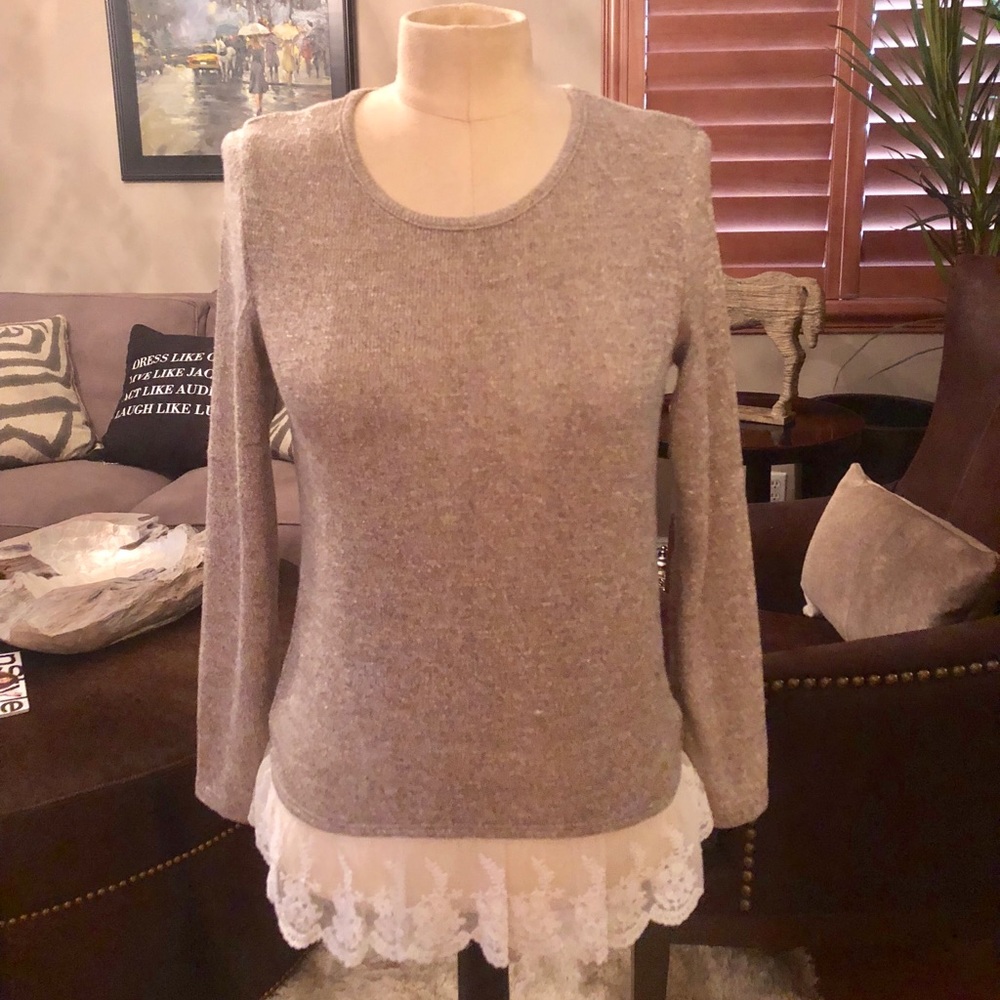 Speechless grey and gold blouse